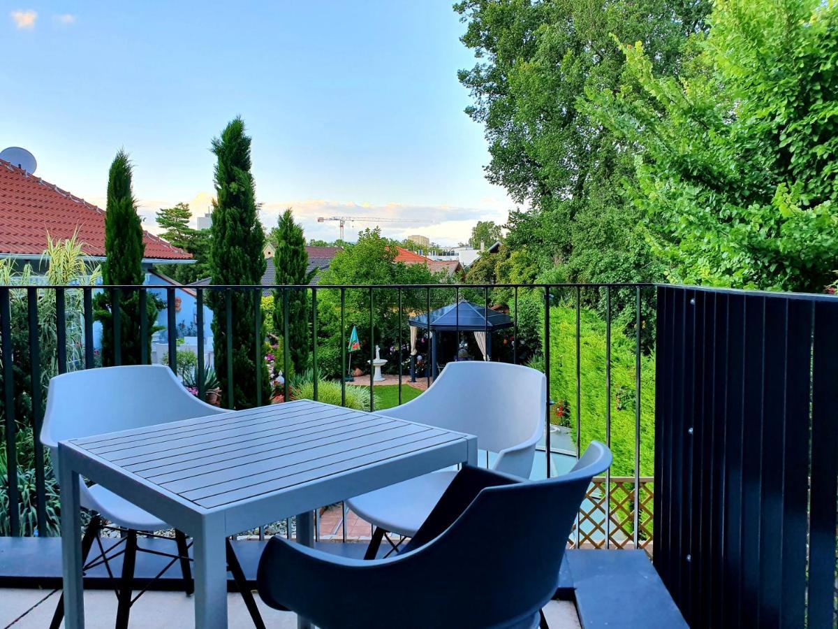 Near Lake Fully Furnished Beautiful Apartment Wien Exteriör bild