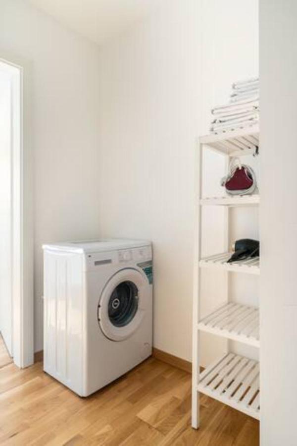 Near Lake Fully Furnished Beautiful Apartment Wien Exteriör bild