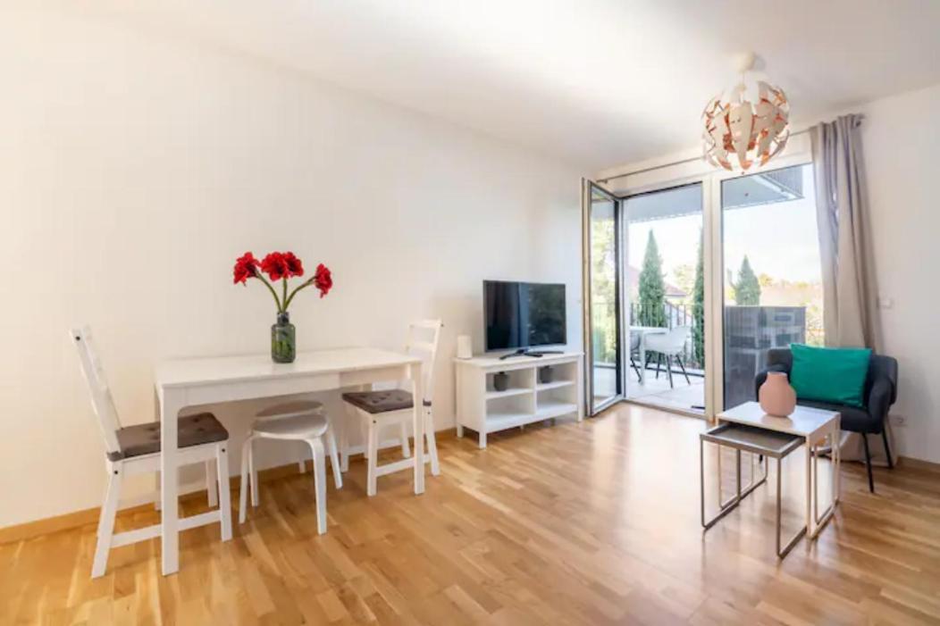 Near Lake Fully Furnished Beautiful Apartment Wien Exteriör bild