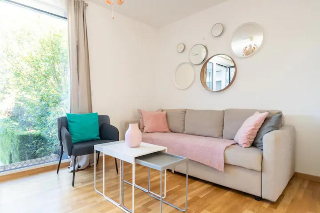 Near Lake Fully Furnished Beautiful Apartment Wien Exteriör bild