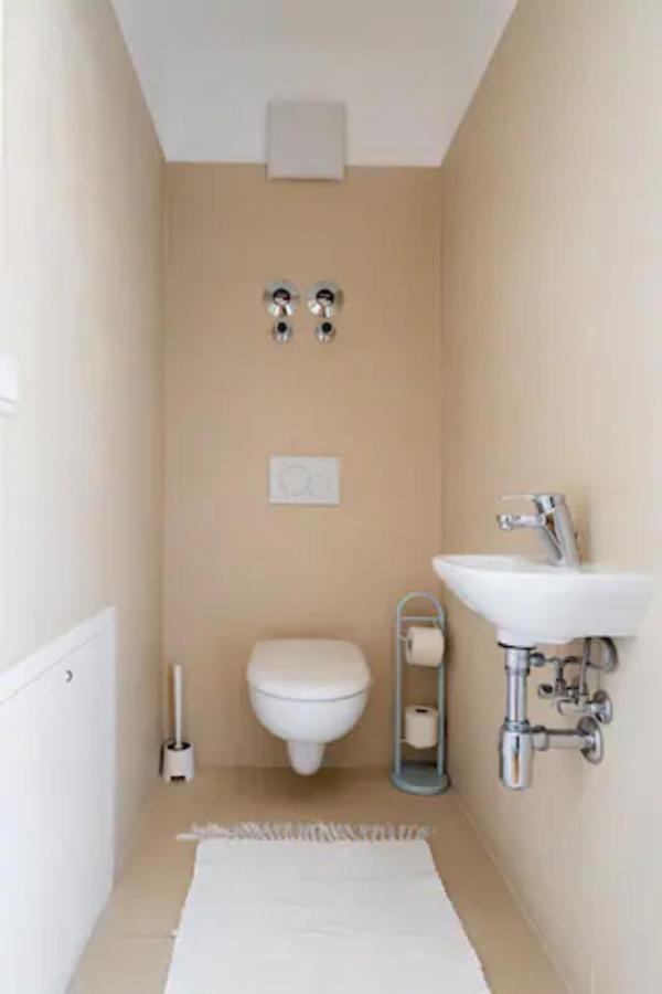 Near Lake Fully Furnished Beautiful Apartment Wien Exteriör bild