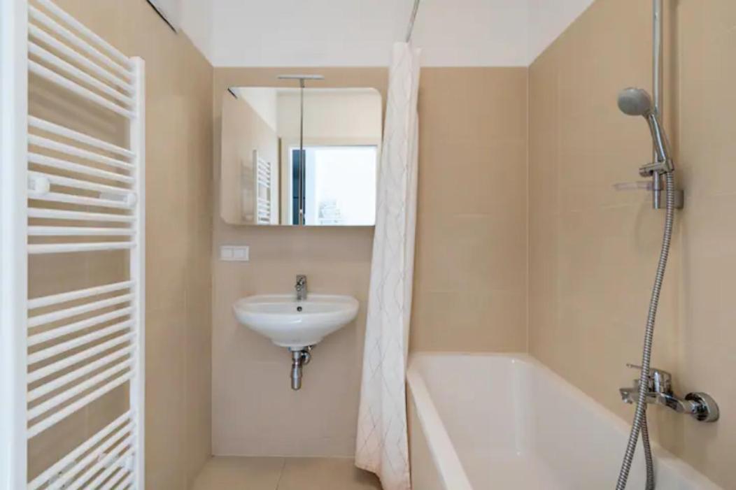 Near Lake Fully Furnished Beautiful Apartment Wien Exteriör bild